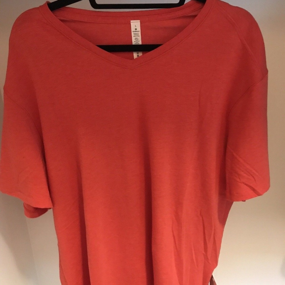 NWT Lululemon 5 YEAR BASIC V SS Size L ORANGE